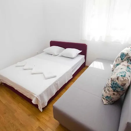 Apartment Ela Makarska