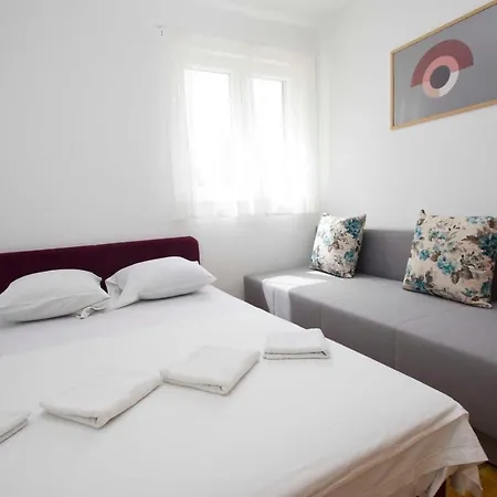 Apartment Ela Makarska