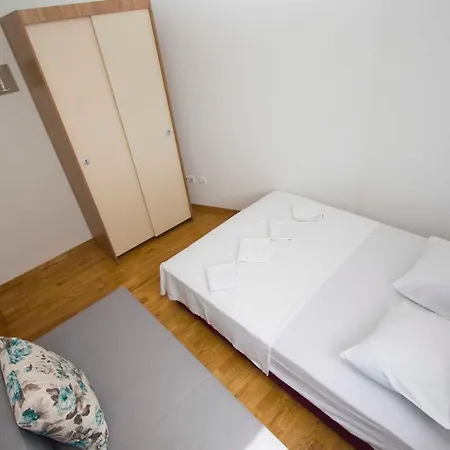 Apartment Ela *